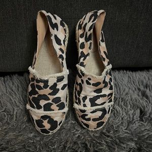 Schutz leopard print flat espadrilles (size 8)
